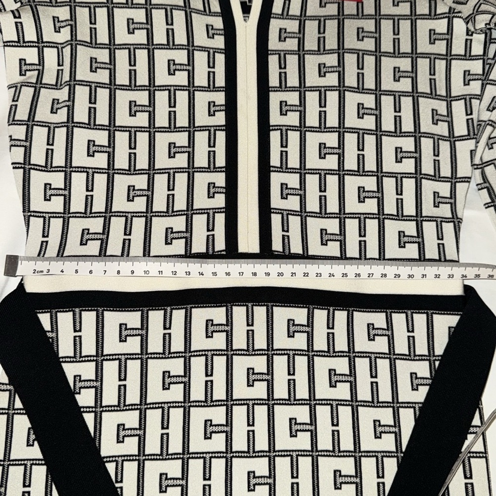 Carolina Herrera Dress - Picture 6 of 13